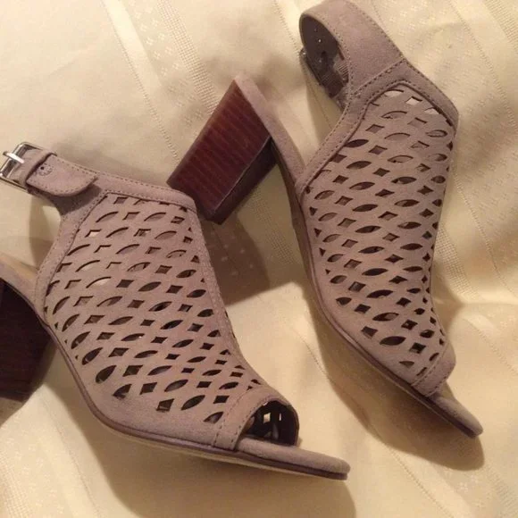 UNISA tan suede leather mesh peep-toe sandals 3" block heels NWOT Size 7 - Picture 2 of 6